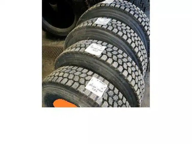 12.5-70-16 Pneus et roues