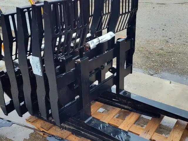 2026 HLA Attachments 4200 LBS HD Fourche à palette