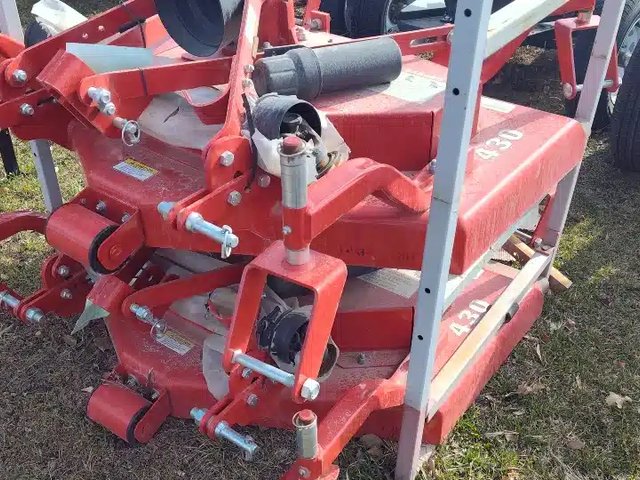 2023 Farm King Y430 Tondeuse de finition