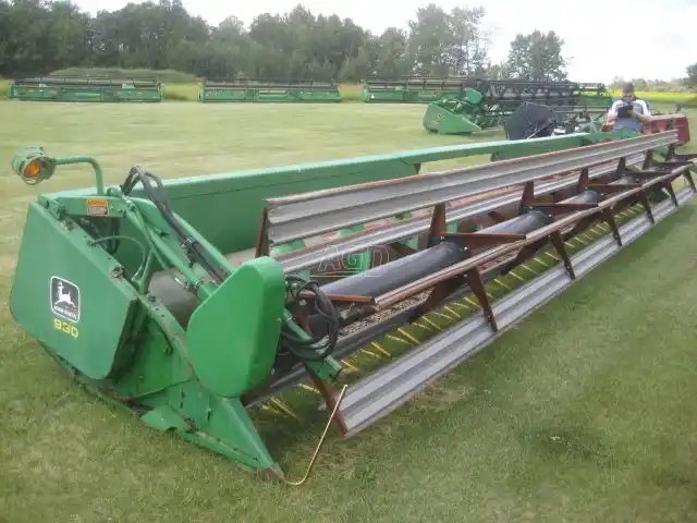 John Deere 930F Nez Rigide