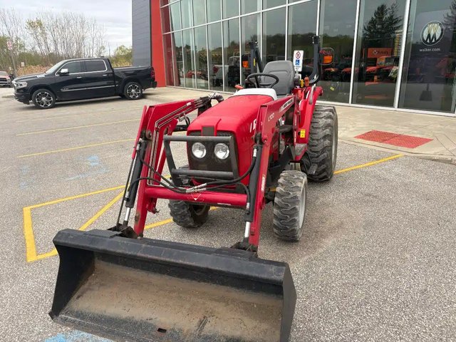 2013 Massey Ferguson 1529 Tracteur