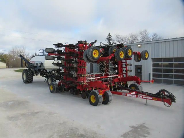 2014 Bourgault 3720 - 50 Ft Disc Drill / 6450 Air Cart Semoir à air