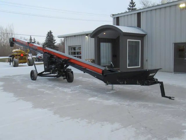 2025 Batco UCX4 1549 Diesel AWD U-Trough Convoyeur