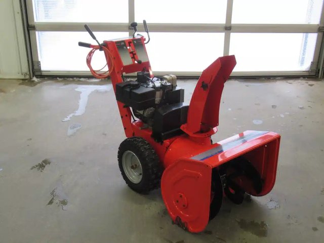 1995 Simplicity Sno-Away 8HP 24 Inch Walk Behind Souffleur à neige