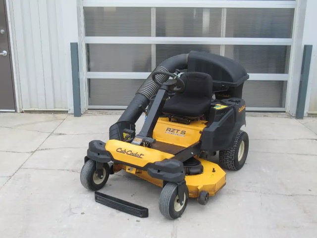 2016 Cub Cadet RZT S46 Tondeuse à rayon de braquage zéro