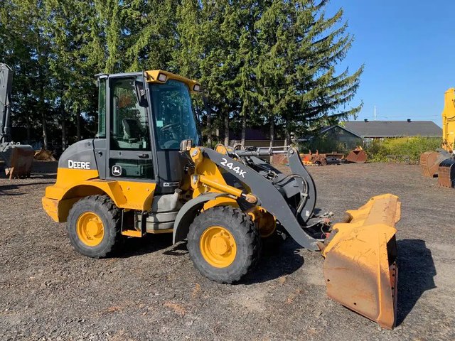 2015 John Deere 244K Chargeur sur roues