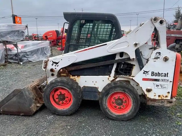 2016 Bobcat S590 chargeuse à direction à glissement