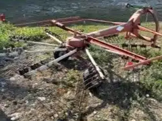 1988 Kuhn GA 300 GM râteau