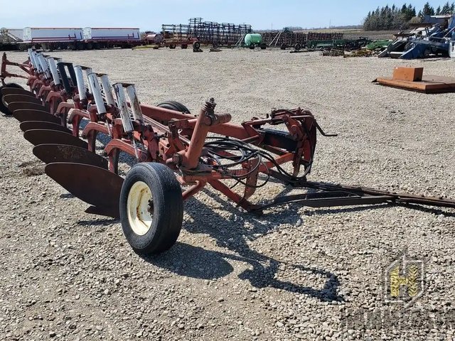 International Harvester 700 Charrue