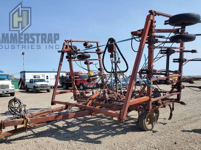 Co-op Implements 38 Ft Cultivateur