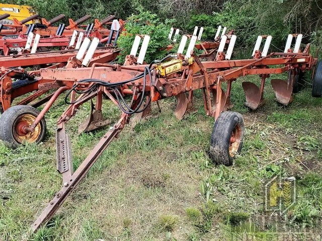 International Harvester 770 Charrue