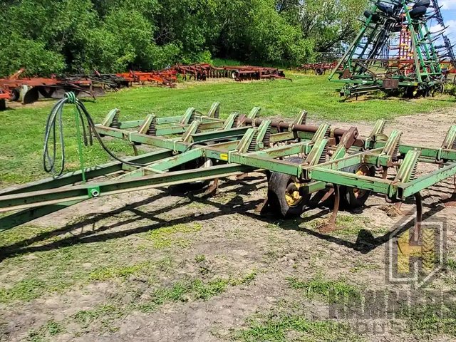 John Deere E1600 Cultivateur