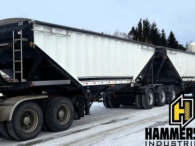 2017 Castleton Trailers Super B Remorque à grain