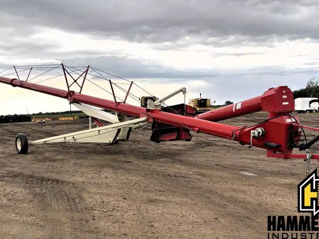 Buhler Farm King 1370 13 inch x 70 Ft Swing Grain Tarière