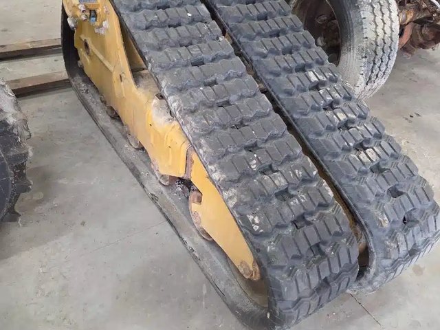 2018 Caterpillar 249D pièces - neuves et usagées