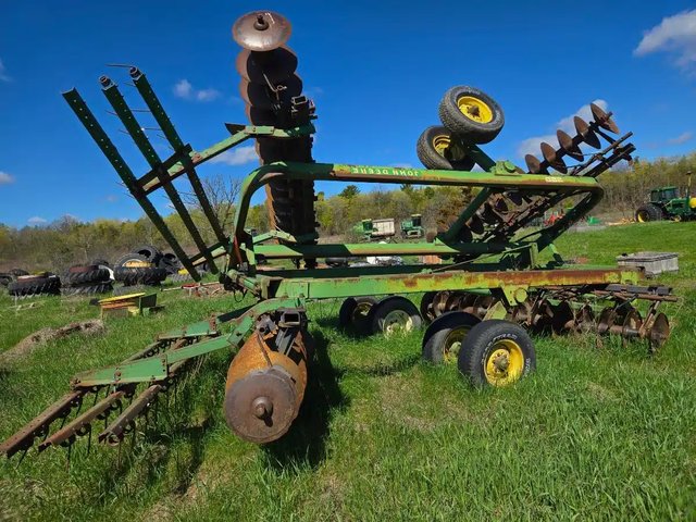 John Deere 220 Disque