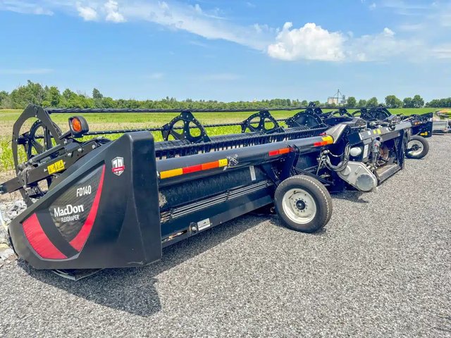 2019 MacDon FD140
