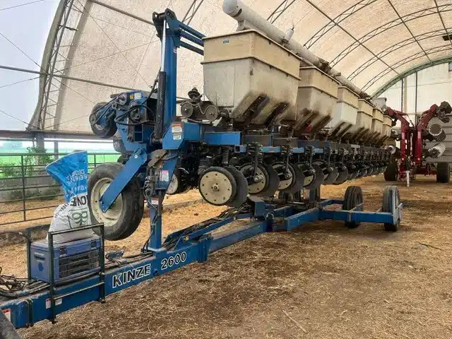 1998 Kinze 2600 Planteur