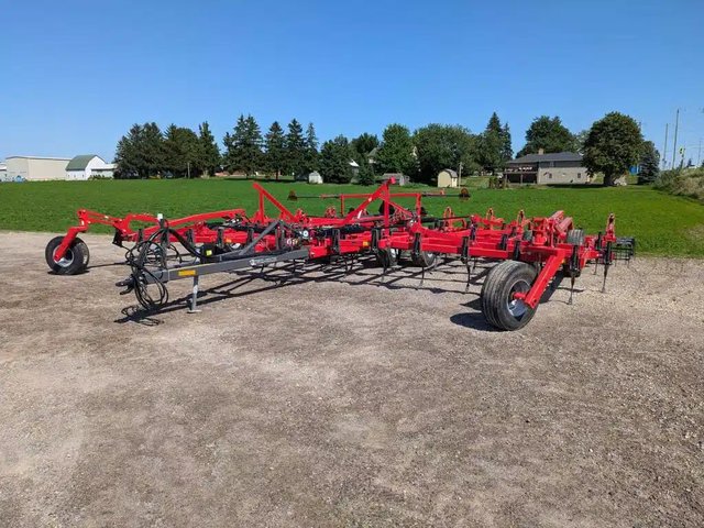 2024 Wil-Rich 11XL2 30-32 Cultivateur