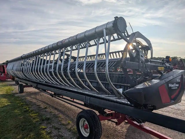 2016 MacDon FD140