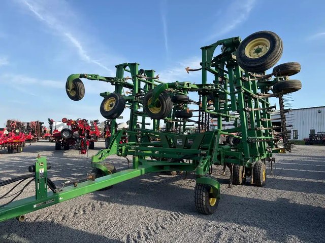 John Deere 2210 Cultivateur