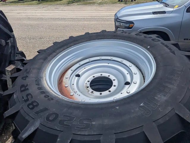 Trelleborg 520/85R42 Pneus