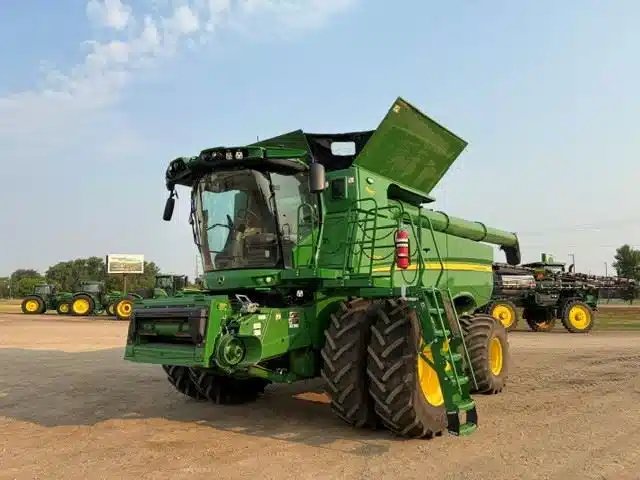 2024 John Deere S780 Batteuse