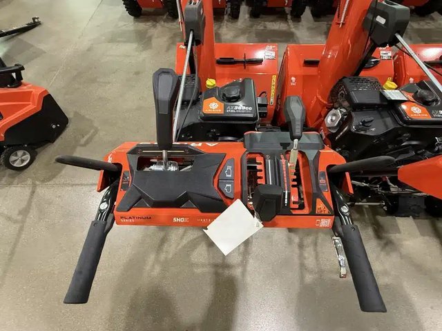 2024 Ariens PLATINUM 28 RAPIDTRAK 921057 Souffleur à neige