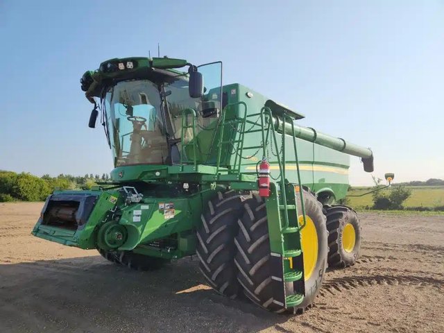 2024 John Deere S780 Batteuse