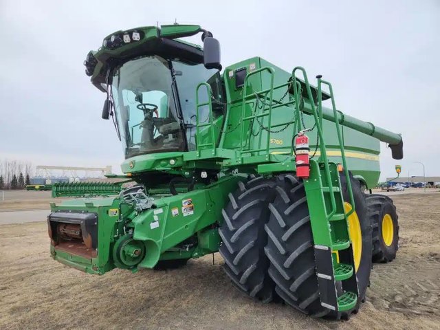 2024 John Deere S780 Batteuse