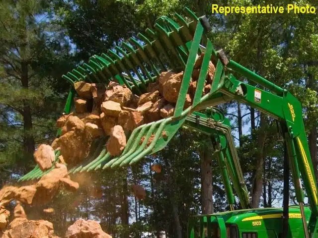 2023 Frontier AR10D ramasseuse de pierres