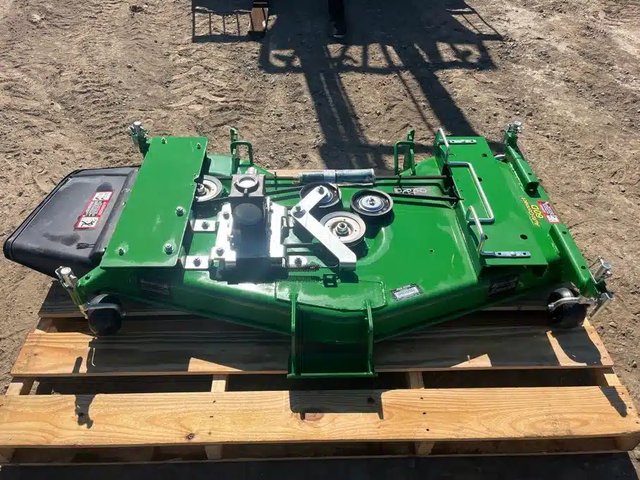 2024 John Deere 60D Accessoires de pelouse et de jardin
