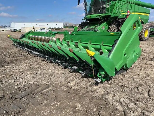 2022 John Deere C18R Nez - Maïs