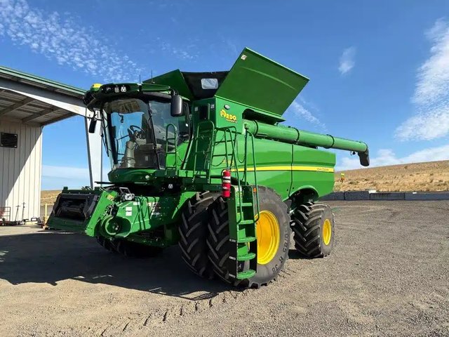 2024 John Deere S780 Batteuse