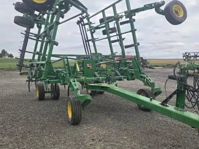 2023 John Deere 2430 Cultivateur Sous-soleur