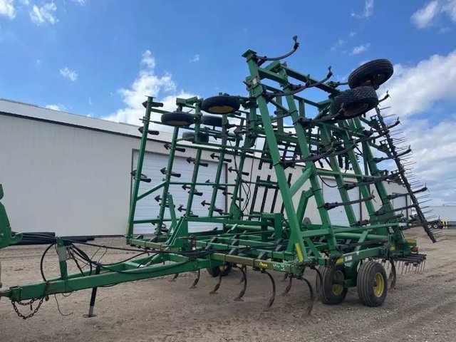 2003 John Deere 980 Cultivateur