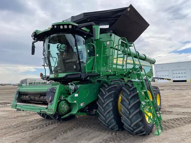 2023 John Deere X9 1000 Batteuse