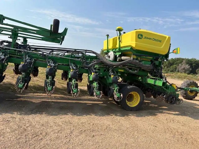 2023 John Deere DB60 Planteur