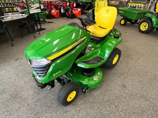 2026 John Deere X370 Tracteur à pelouse