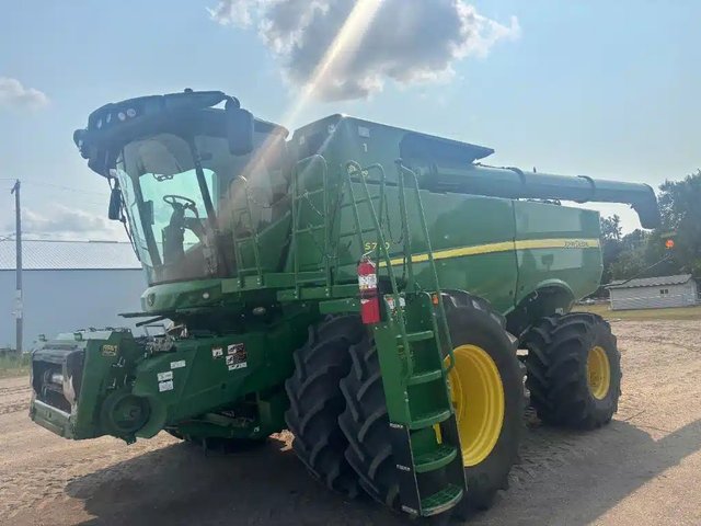 2021 John Deere S780 Batteuse