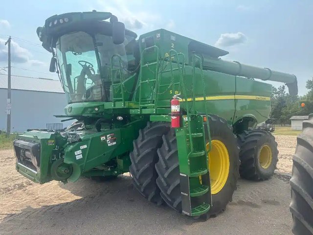 2021 John Deere S780 Batteuse