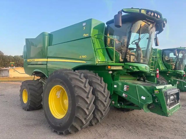 2021 John Deere S780 Batteuse