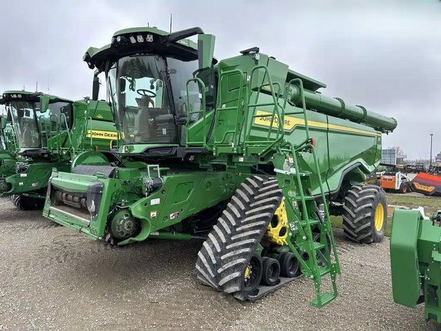 2023 John Deere X9 1100 Batteuse