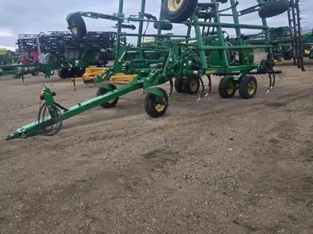 2014 John Deere 2410 Cultivateur Sous-soleur