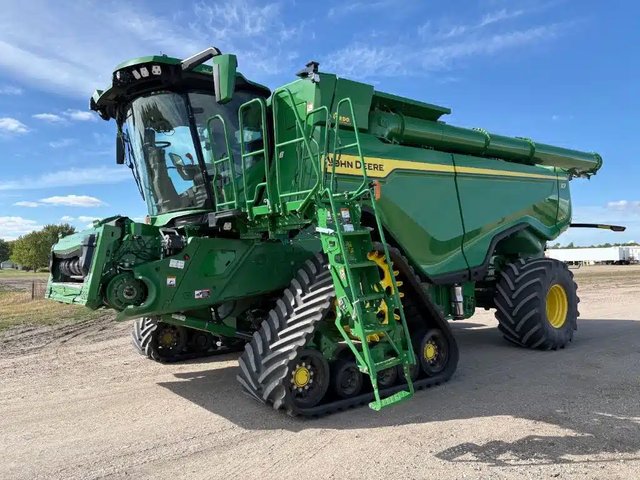 2023 John Deere X9 1000 Batteuse