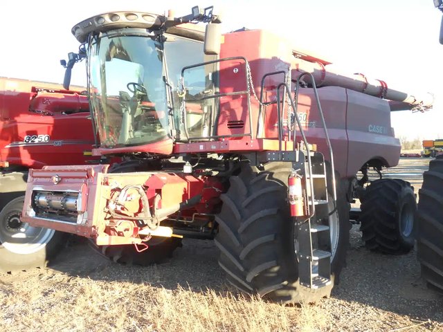 2023 Case IH 8250 Batteuse