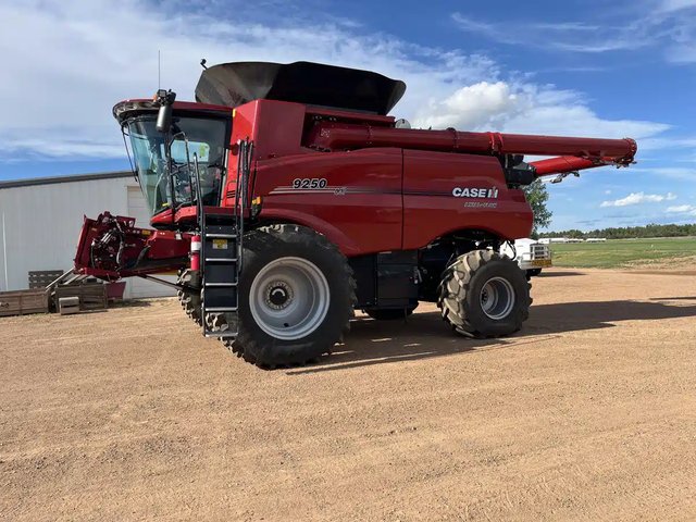 2022 Case IH 9250 Batteuse