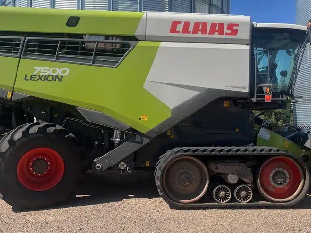 2023 CLAAS LEXION 7500 Batteuse