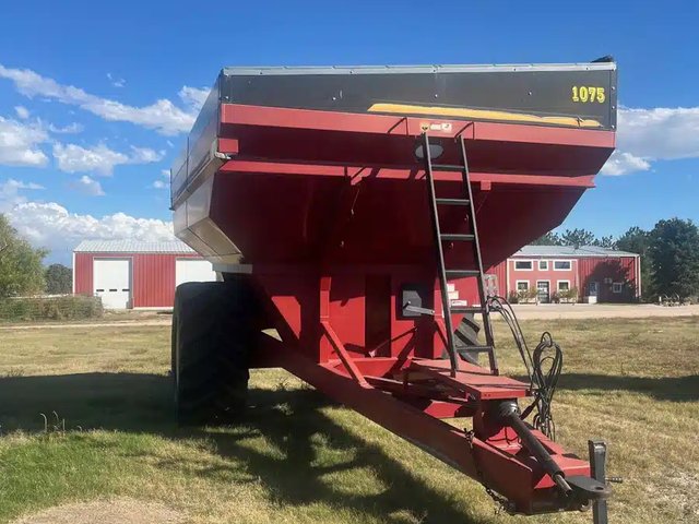 2014 Crust Buster 1075 Chariot à Grain