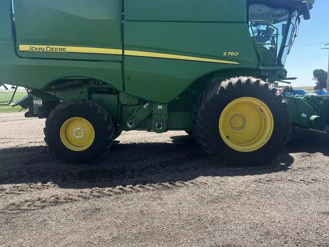 2019 John Deere S760 Batteuse